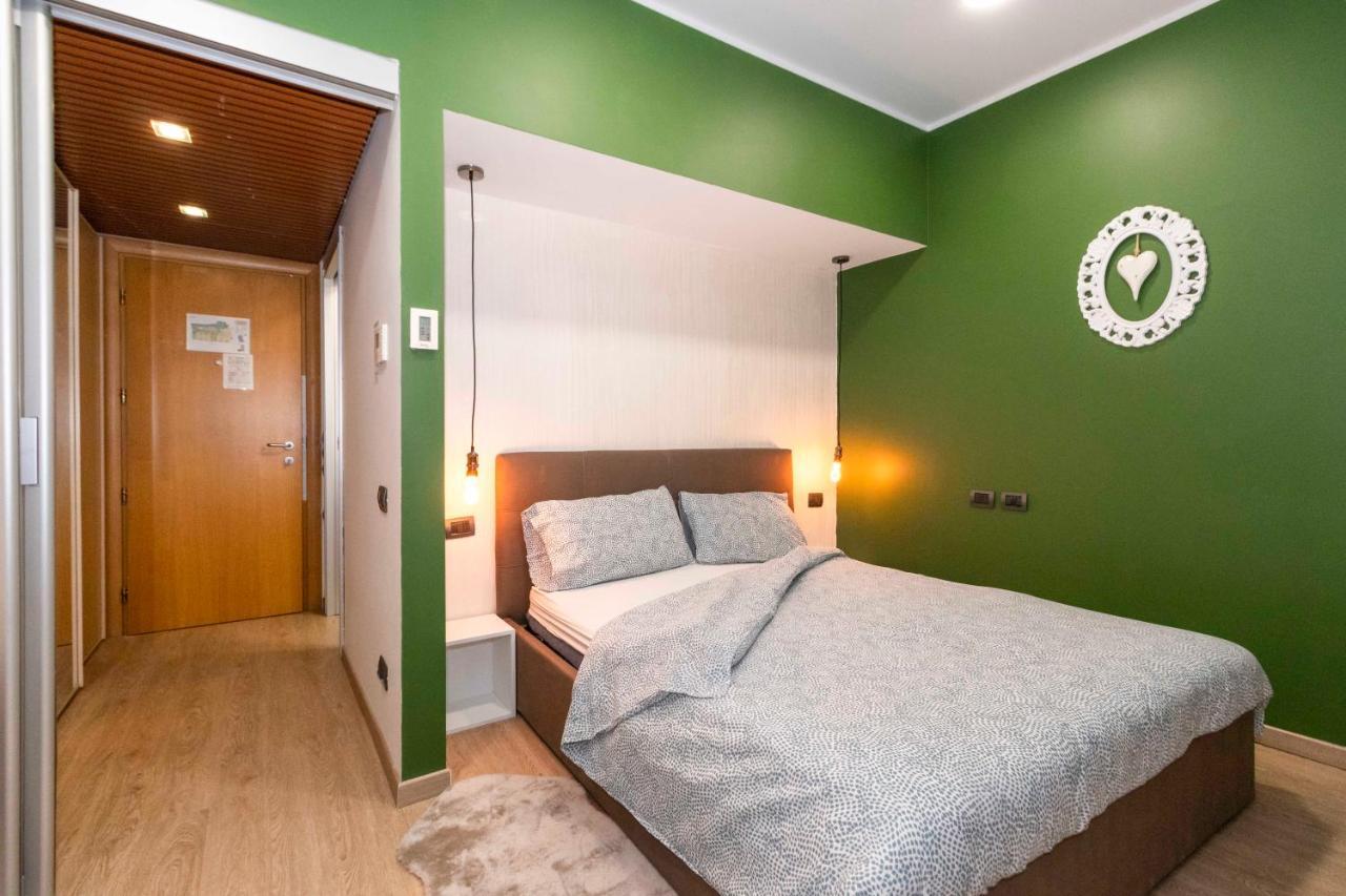 Enjoy Room- Appartamento Con Parcheggio Gratuito E Colazione Deliziosa ! Turin Luaran gambar