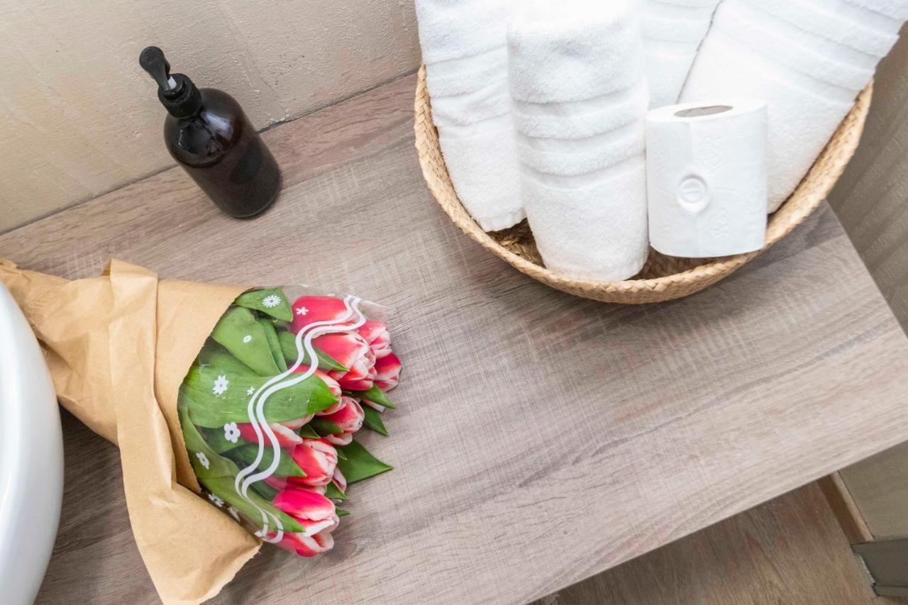 Enjoy Room- Appartamento Con Parcheggio Gratuito E Colazione Deliziosa ! Turin Luaran gambar