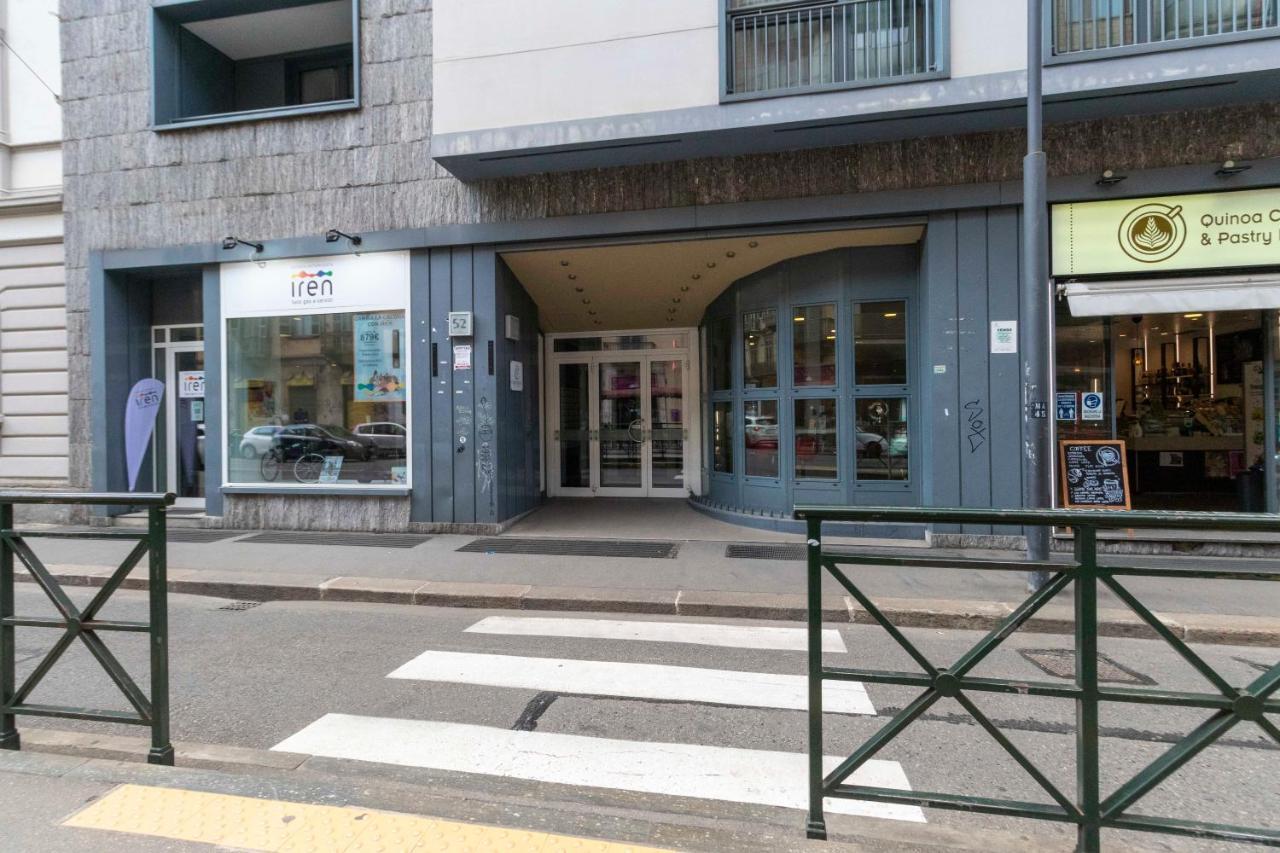 Enjoy Room- Appartamento Con Parcheggio Gratuito E Colazione Deliziosa ! Turin Luaran gambar